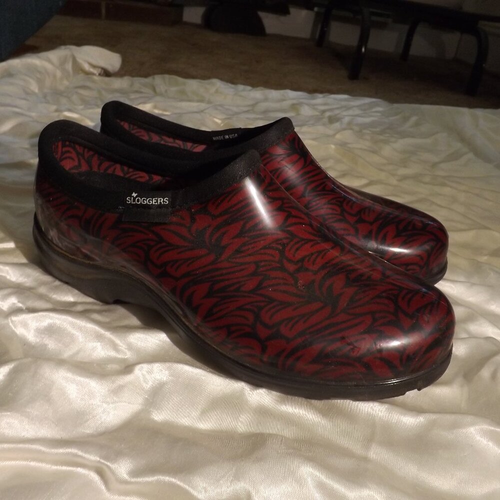 Sloggers Garden Shoes Women's Size 8 Red Floral Waterproof Made USA Low Top